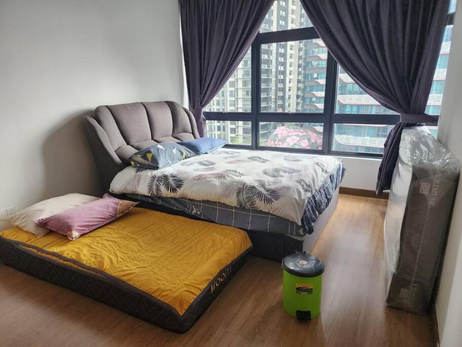 Sunflower/4r3b/klcc/1550sf/bacony/newcondo/bathtub Pangsapuri Kuala Lumpur