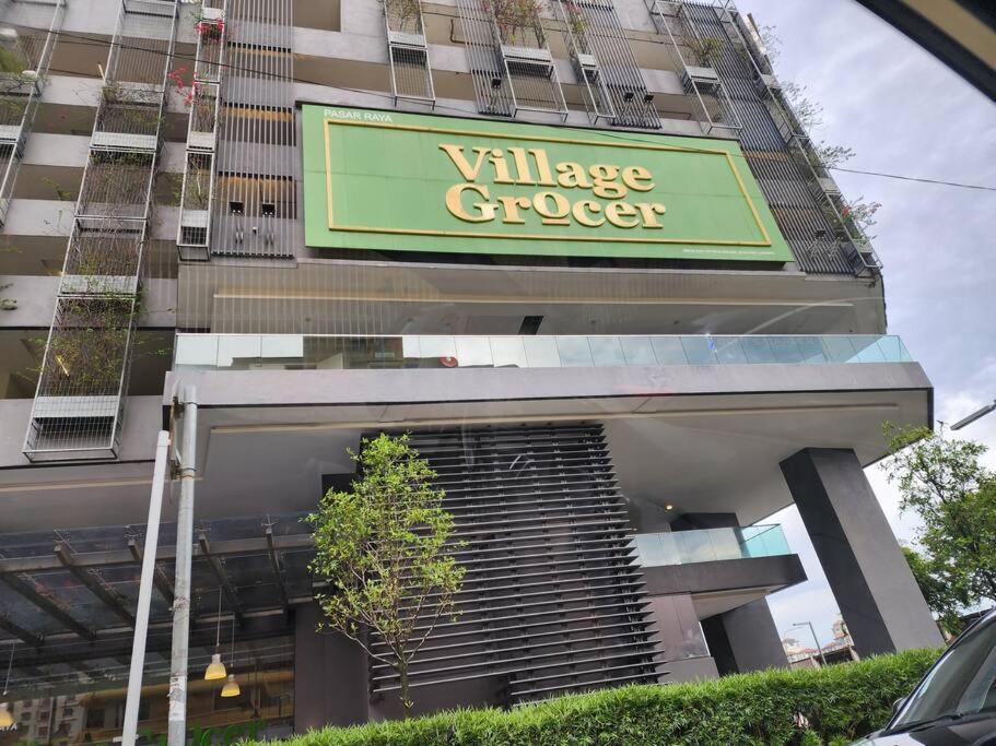 Sunflower/4r3b/klcc/1550sf/bacony/newcondo/bathtub *