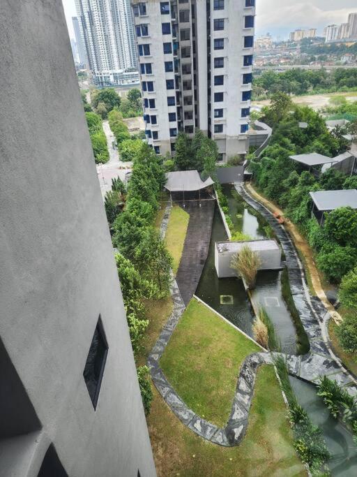 Sunflower/4r3b/klcc/1550sf/bacony/newcondo/bathtub Pangsapuri Kuala Lumpur