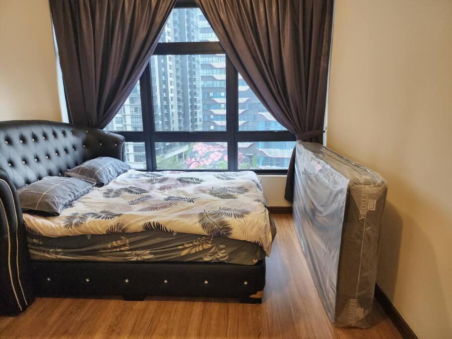 Sunflower/4r3b/klcc/1550sf/bacony/newcondo/bathtub *