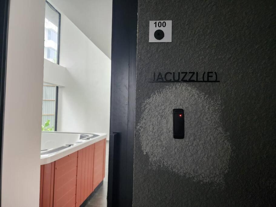 Pangsapuri Sunflower/4r3b/klcc/1550sf/bacony/newcondo/bathtub Kuala Lumpur