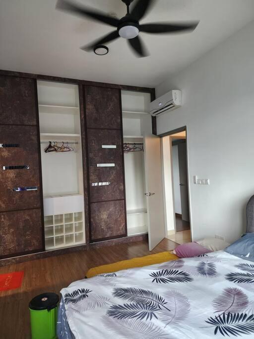 Sunflower/4r3b/klcc/1550sf/bacony/newcondo/bathtub Pangsapuri Kuala Lumpur