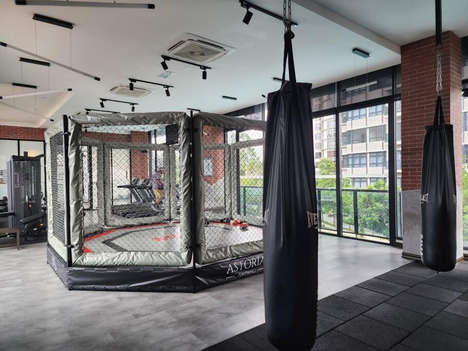 Sunflower/4r3b/klcc/1550sf/bacony/newcondo/bathtub Kuala Lumpur