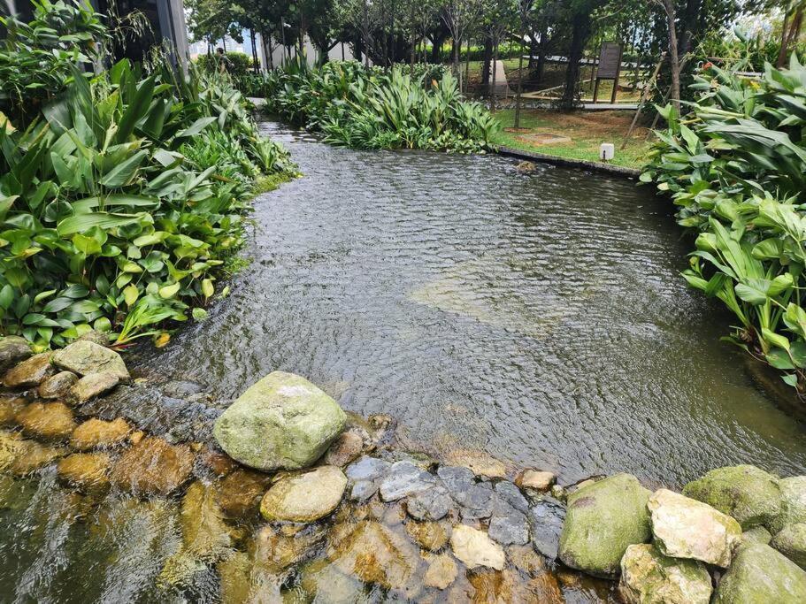 Sunflower/4r3b/klcc/1550sf/bacony/newcondo/bathtub Pangsapuri